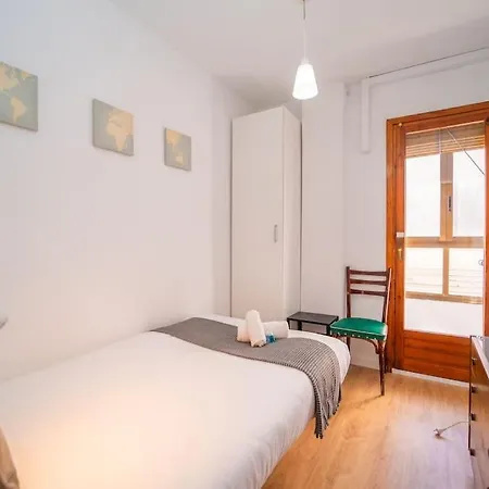 Authentic Flat Near The Daire Alicante