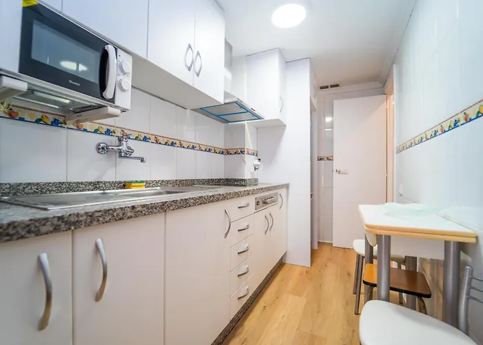 Authentic Flat Near The 公寓 *