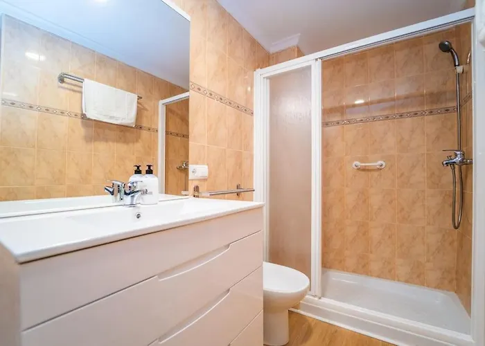Authentic Flat Near The 公寓 *